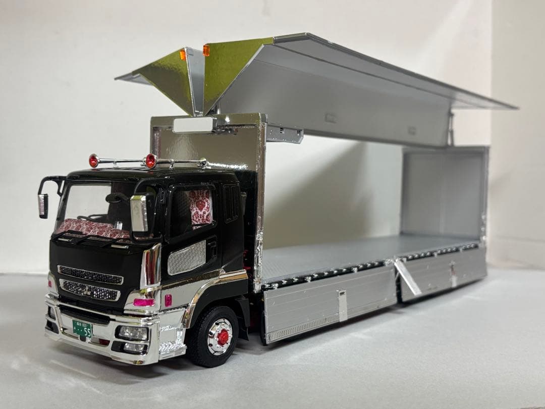 1/32 デコトラプラモデル スーパーグレート 4軸低床冷凍ウイング