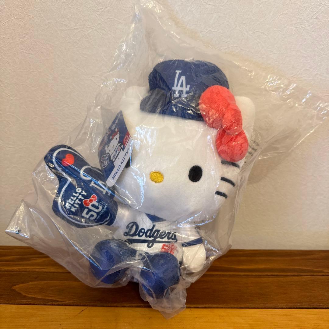 球場限定配布】ハローキティ×ドジャース プレミアコラボフィギュア