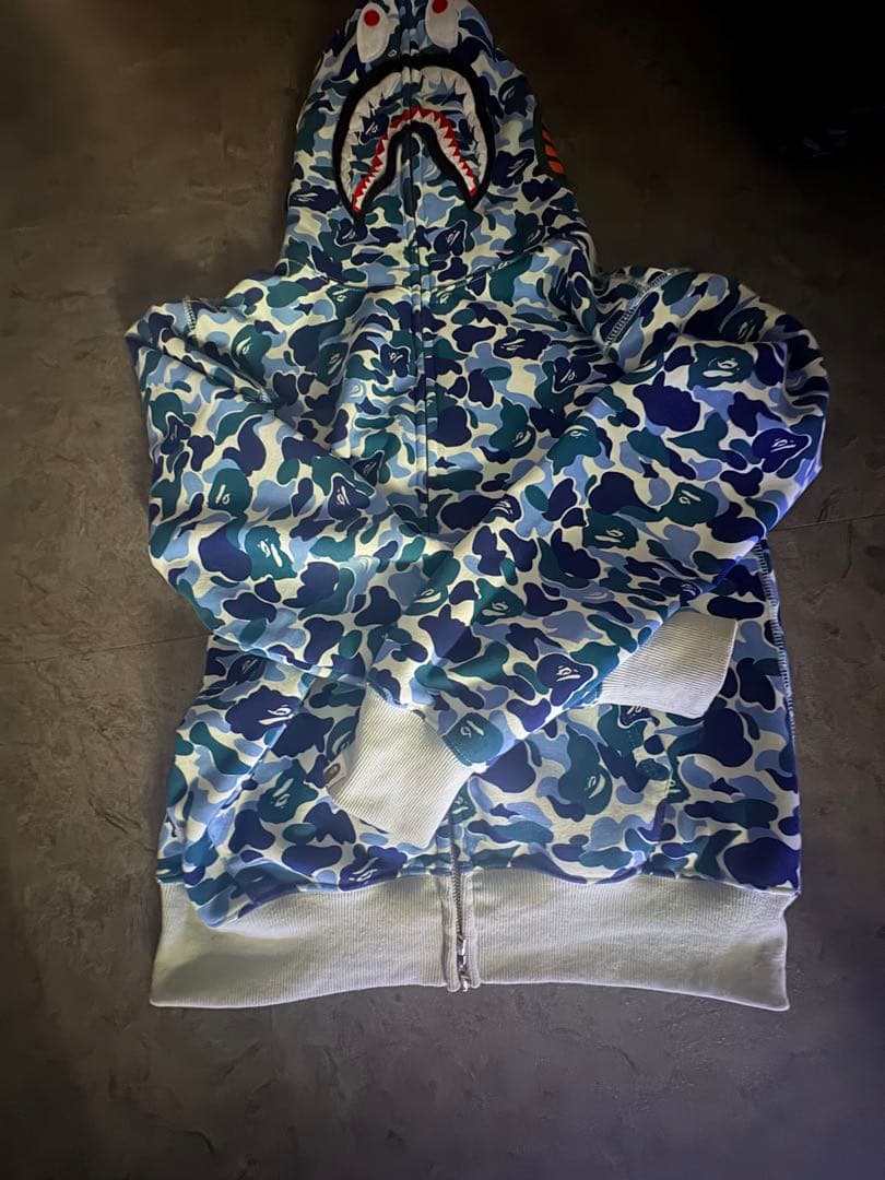 A Bathing Ape シャークパーカー　M A BATHING APE（アベイシングエイプ） パーカー 2ND SHARK FULL ZIP