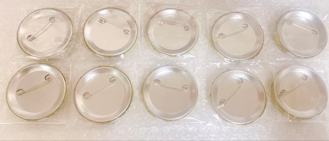 ピンズ・ピンバッジ・缶バッジ vega