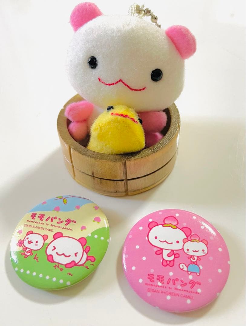 ぶらぶらモモパンダ　ボールチェーン付きマスコット＋缶バッチ2個セット もこもこパンダ ぬいぐるみボールチェーン2｜夢屋
