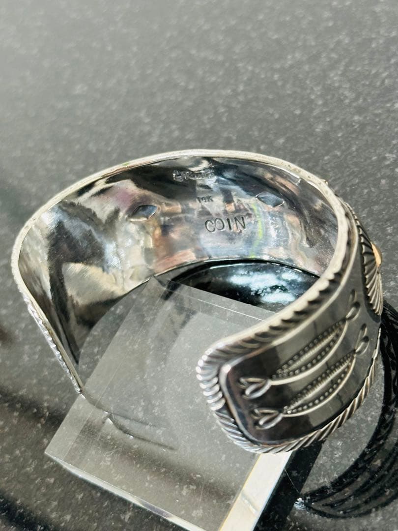 NAVAJO ゲーリーリーブス 14kポイント装飾 コインシルバーバングル