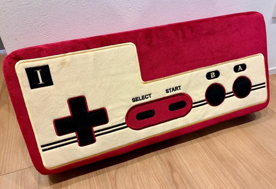 ファミリーコンピュータ コントローラ クッション ニンテンドーミュージアム限定 コントローラークッション買えてうれしかった！待望の「ニンテンドー