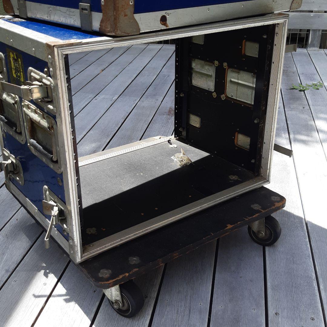 8Uラック(キャスター付き) SKB ( エスケービー ) R8UW ハンドル・キャスター付き 8Uラックケース