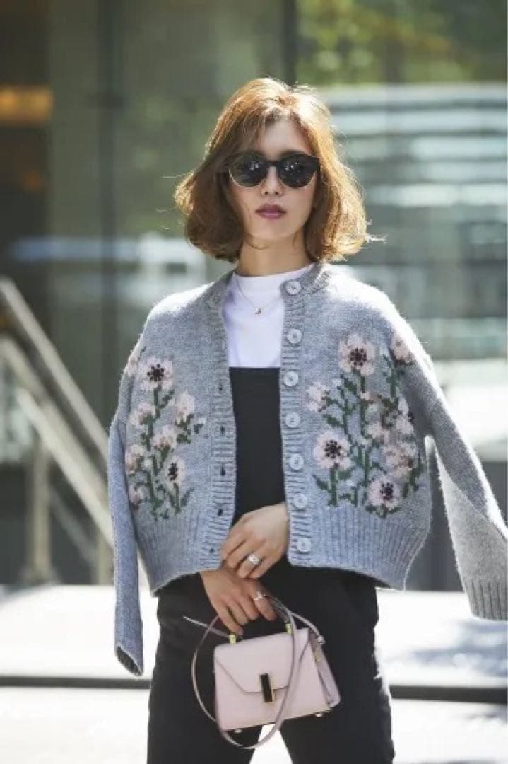 seventen フラワー刺繍ニットカーディガン(グレー) フラワー刺繍ニットカーディガン(グレー) - seventen