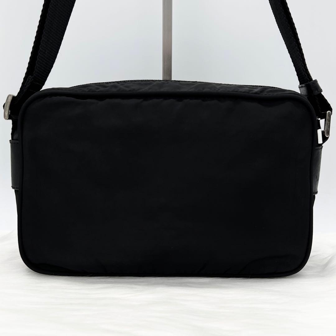 人気✨】 プラダ ショルダーバッグ カメラバッグ ポコノ 三角ロゴ ブラック