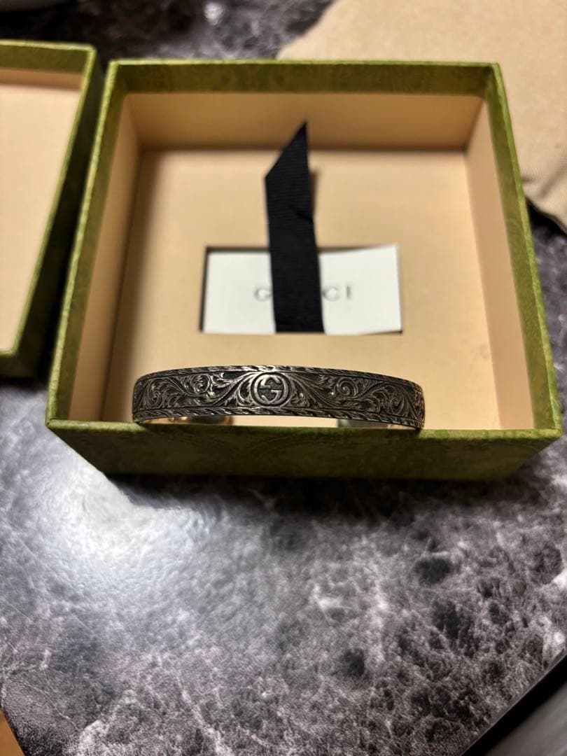 GUCCI エングレーブデザイン バングル グッチ ブレスレット メンズ 正規品 GUCCI ブレスレット バングル