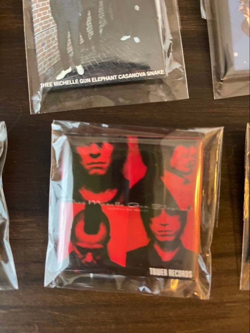 thee michelle gun elephant9作品ジャケット柄ピンバッジ