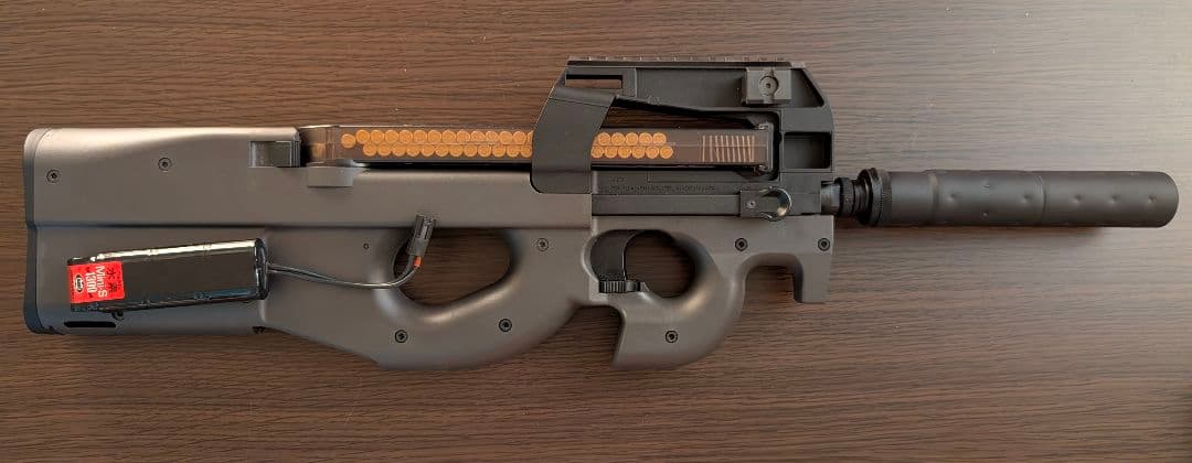 東京マルイ P90 バッテリー 付属 サバゲー未使用 TOKYO MARUI（東京マルイ） P90 スタンダード電動ガン リポバッテリー