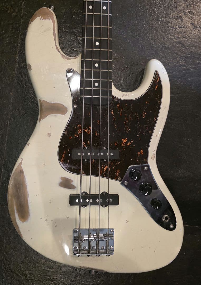 ホワイト エレキベース レリック エレキベース入荷情報【SWL4-ASH RSM WHT】｜島村楽器 イオンモール