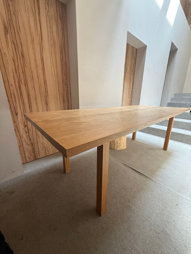 無印良品　定価19万5千　オーク無垢材　ダイニングテーブル　【送料込み】 グランフロント大阪】“ふし”という味わい｜無垢材ダイニングテーブル