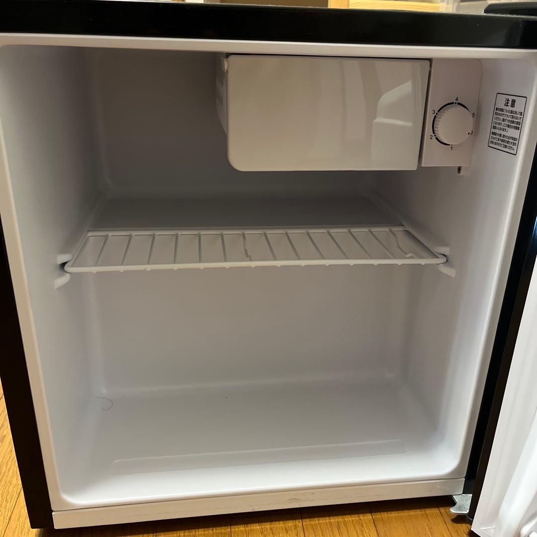 IRIS OHYAMA コンパクト冷蔵庫 黒 - メルカリ