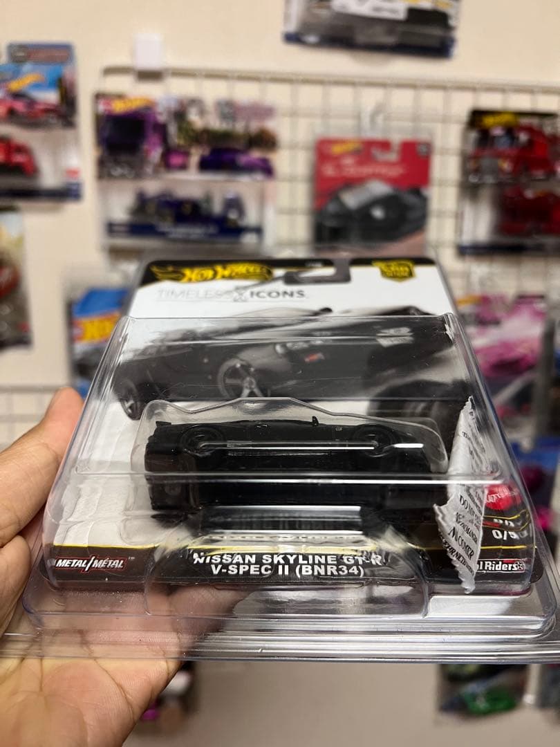 ホットウィール 　チェイス　スカイライン　GT-R V-SPECⅡ BNR34