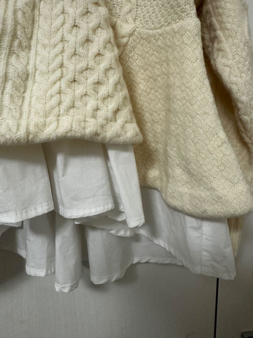 girlish ガーリッシュ ぺプラムニット ホワイト - メルカリ