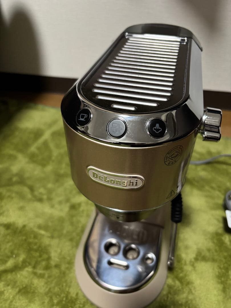 《こはさん》【おまけ付き】デロンギ デディカアルテ ベージュ