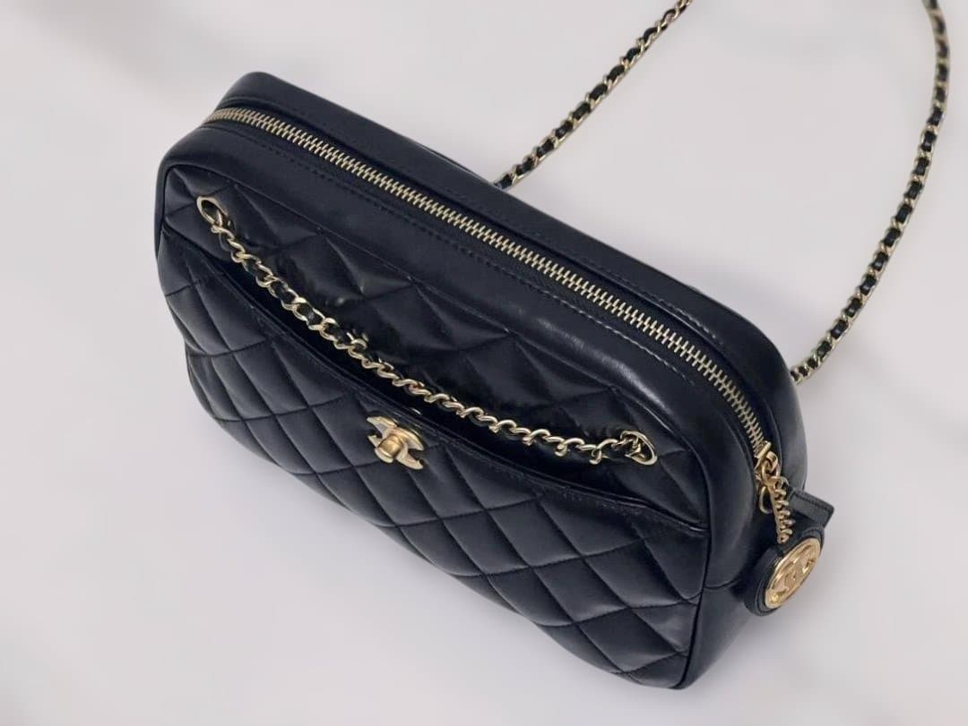 Chanel ブラック キルティングポーチ - メルカリ