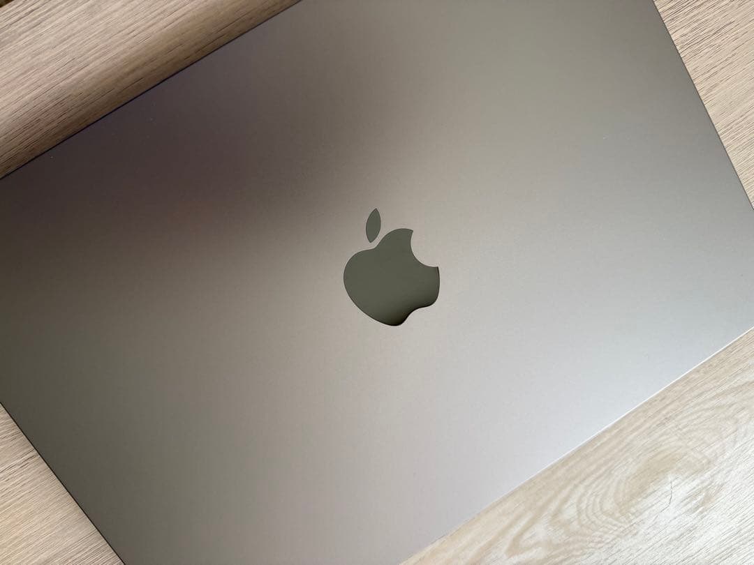 美品　Apple MacBook Air M2 13インチ　スペースグレイ 13インチMacBook Air [整備済製品] 8コアCPUと8コアGPUを搭載したApple