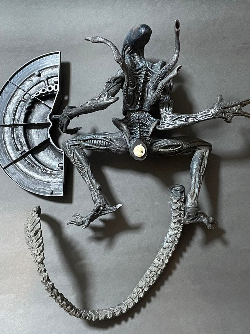 マクファーレントイズ　12インチ　グリッドエイリアン　フリュー　プレデリアン