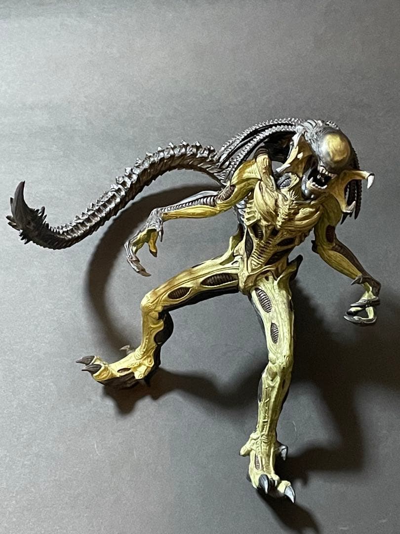 マクファーレントイズ　12インチ　グリッドエイリアン　フリュー　プレデリアン