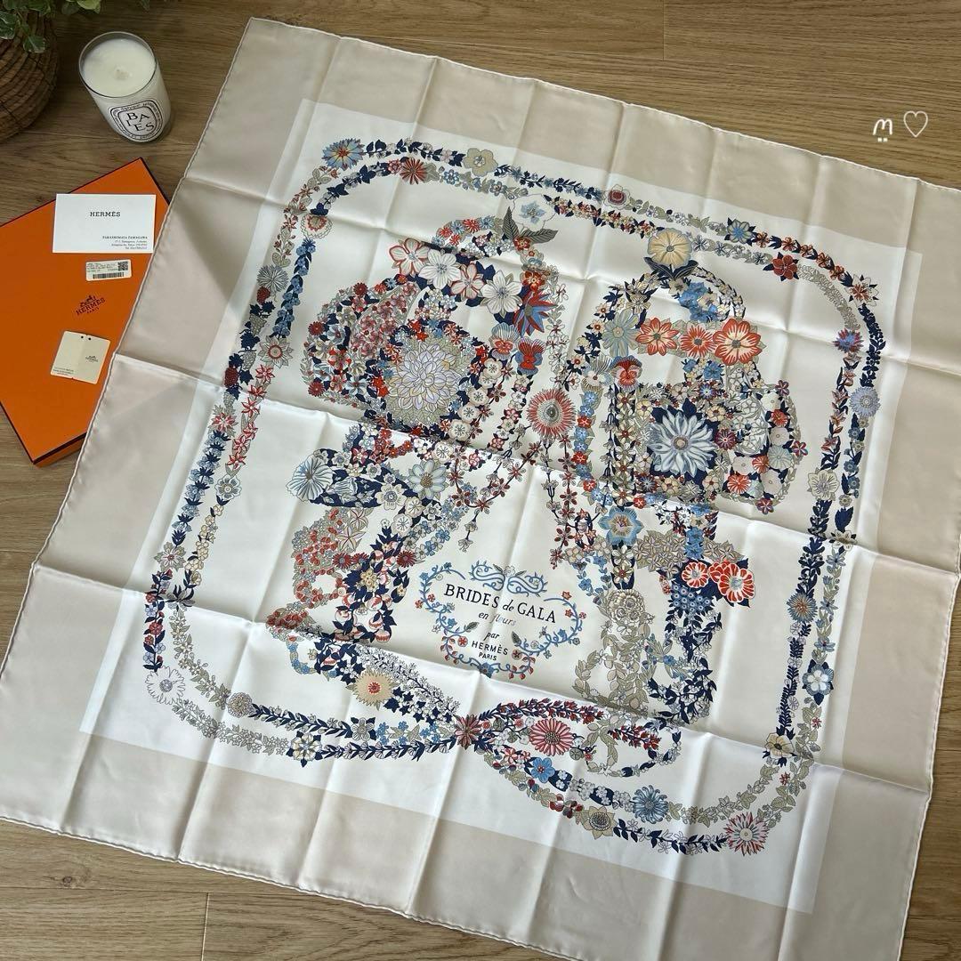 HERMESエルメス カレ90 ブリッドドゥガラアンフルール シルクスカーフ