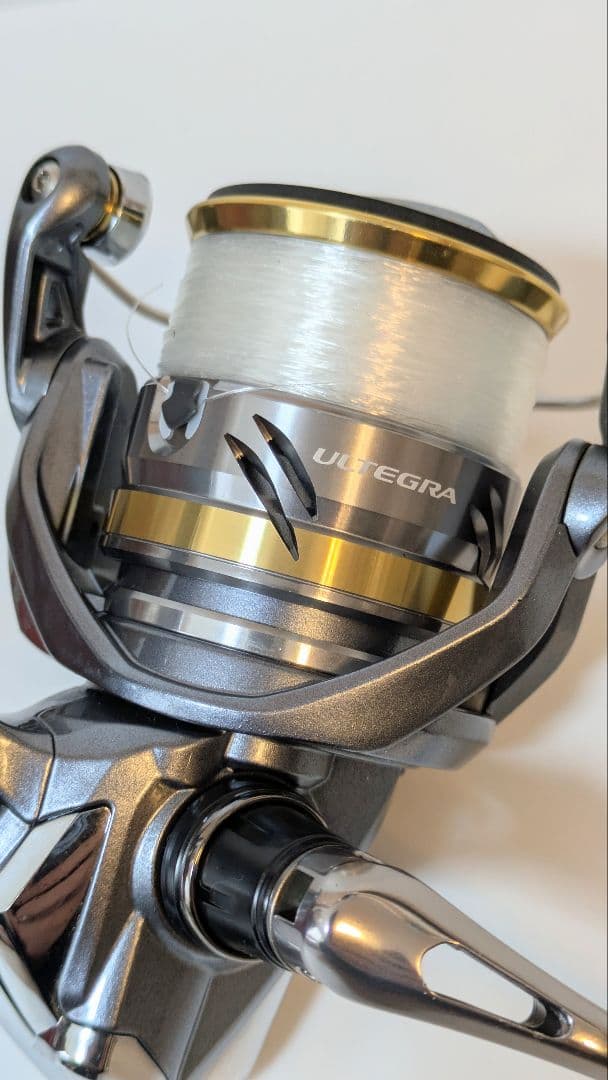 極美品 シマノ リール 17 アルテグラ C3000 ナイロンライン(2号)付