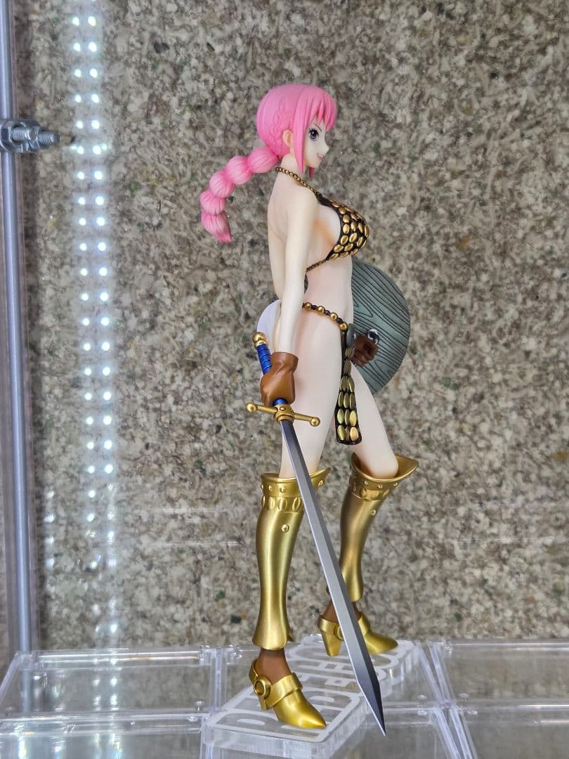 P.O.Pワンピース “剣闘士 レベッカ” 「アクリル台座付き」