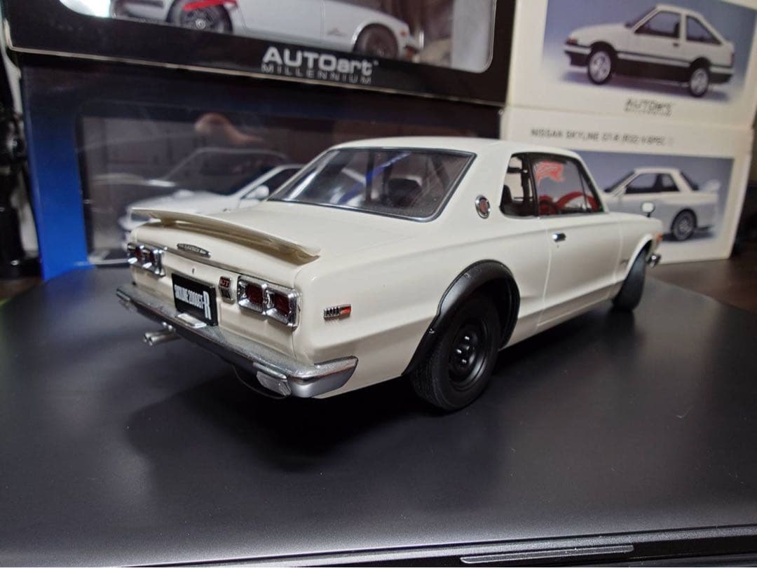 ミニカー AUTOart Nissan Skyline GT-R (KPGC10)1/18