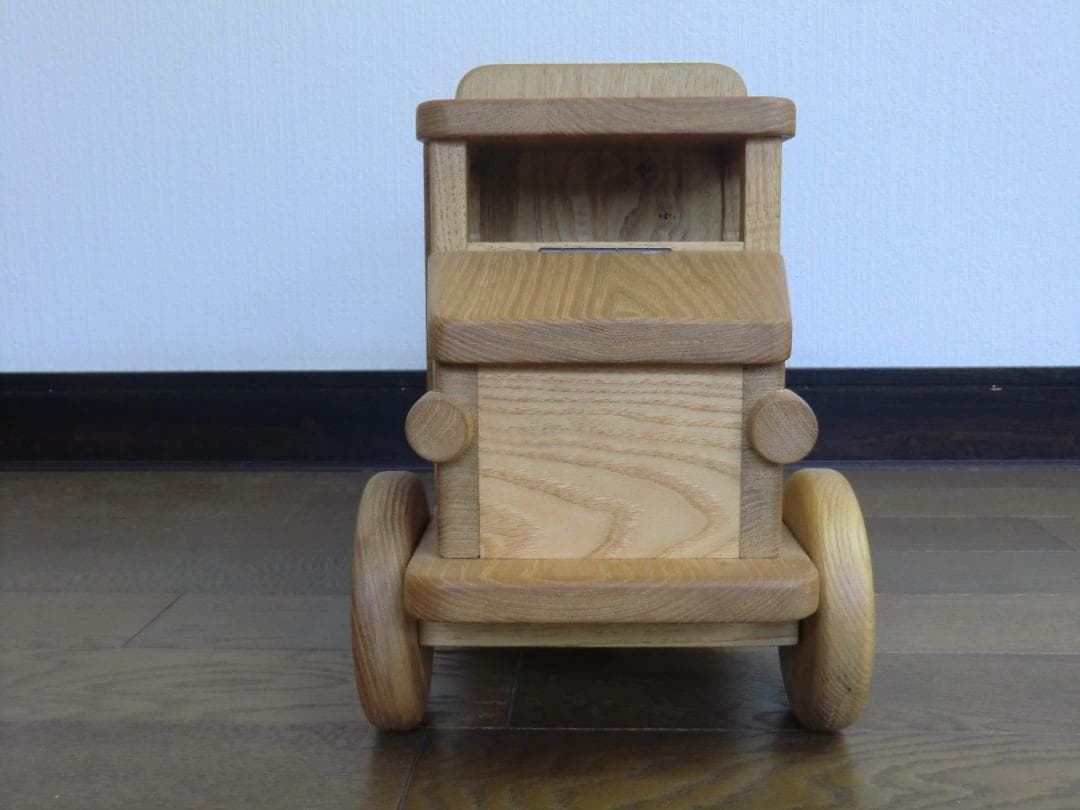 237新品・未使用　木のおもちゃ　手作り木製自動車 トラック　木製玩具　乗用玩具