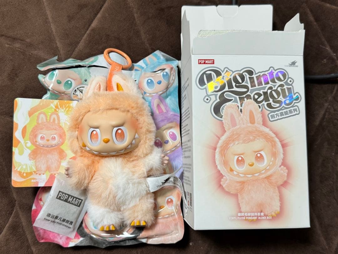 確実正規品！！ラブブ三世代✨7枚目偽物写真有！！ | Shop at Mercari