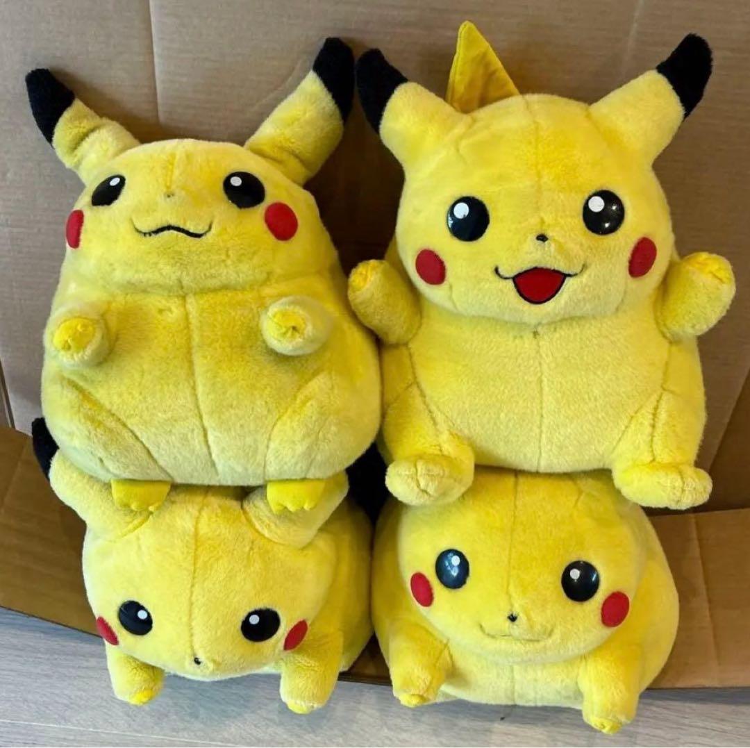 等身大ピカチュウ ぬいぐるみ　4つセット ピカチュウ」懐かしさを感じられる等身大ぬいぐるみが予約スタート