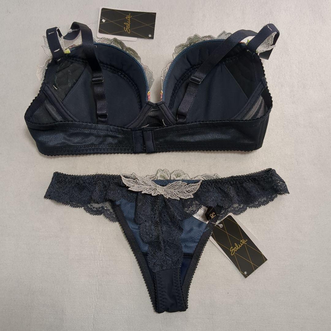 07142d サルート ワコール 新品 ブラD70/ソングM - メルカリ