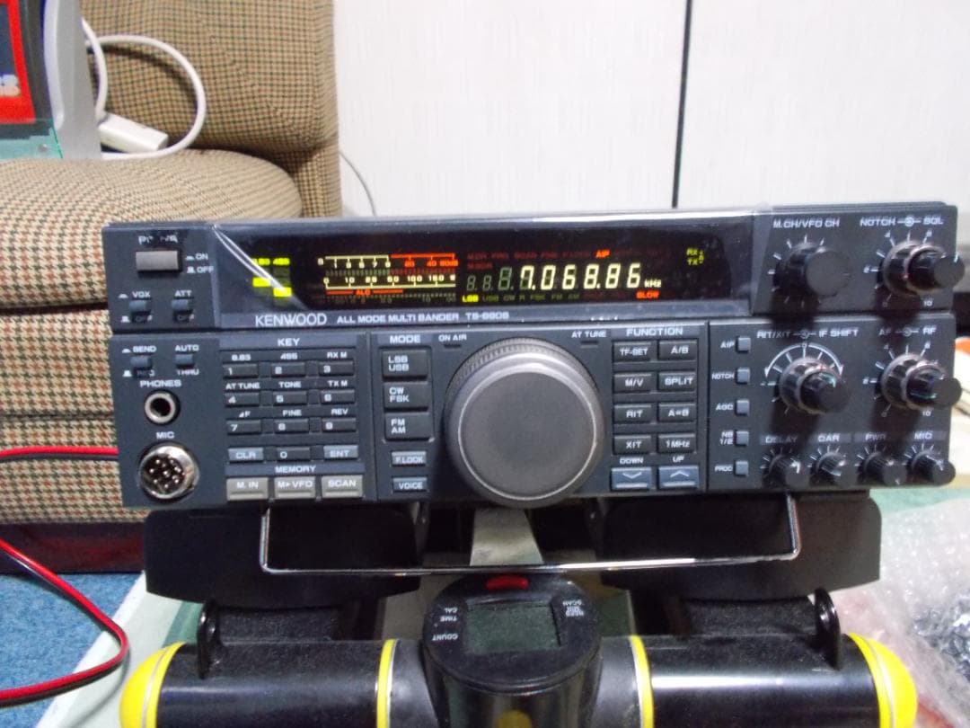 ＫＥＮＷＯＯＤ　ＴＳ－６９０Ｓ　ＡＴ，ＣＷfilter内臓　中古動作品 KENWOOD TS-690S AT 100W Transceiver Amateur Radio Built In Antenna