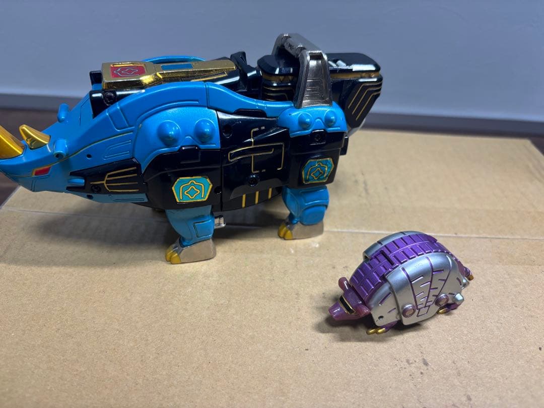 ガオレンジャー　ガオライノス　ガオマジロ