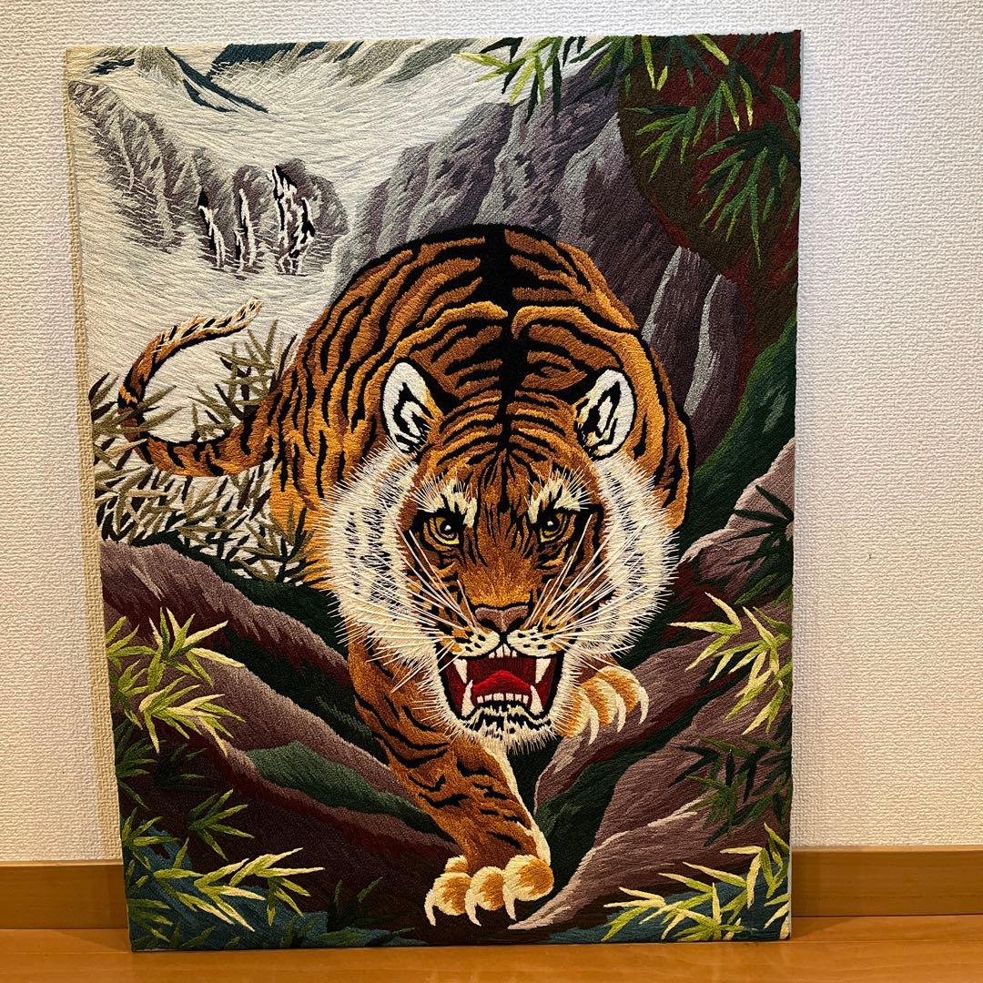 虎の刺繍画 - メルカリ