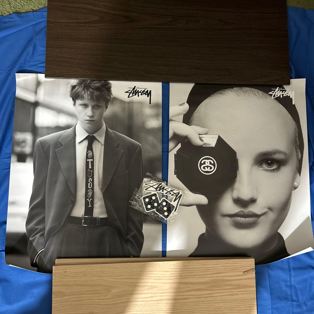 ★未使用品★ stussy シャネル ポスター 2枚　カールラガーフェルド追悼 ☆未使用品☆ stussy シャネル ポスター 2枚 カールラガーフェルド追悼