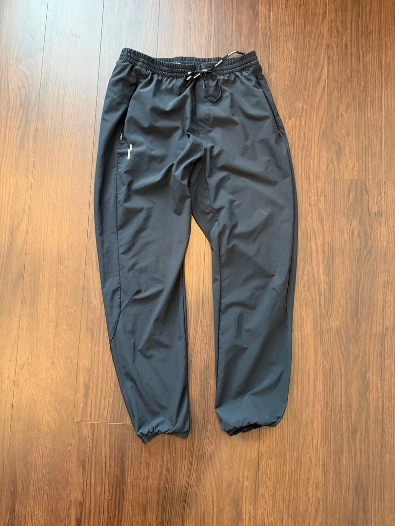 SALOMON SHAKEOUT セットアップ上下