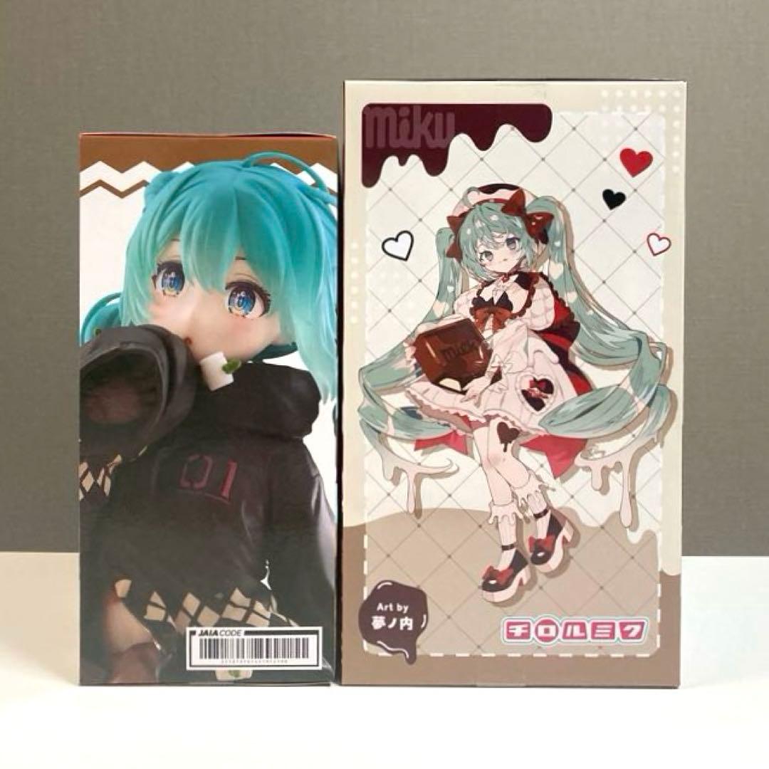 初音ミク Outdoor チロルチョコ フィギュア2体セット - メルカリ