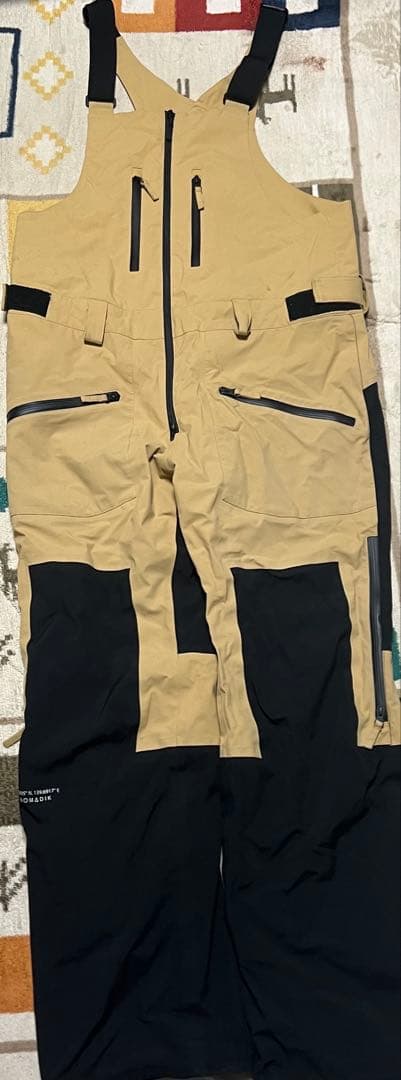 NOMADIK XL ベージュ/ブラック スノーボードウェア オーバーオール ネームレスエイジ（namelessage） スノーボードウェア スキーウェア