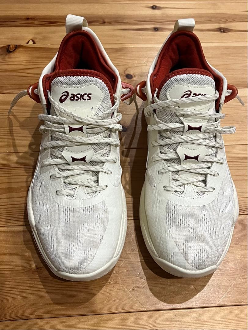 NOVASURGELO2 28.5㎝【3回使用】 ASICS】 アシックス NOVA SURGE LOW 2 ノヴァサージロー2 1061A051.400