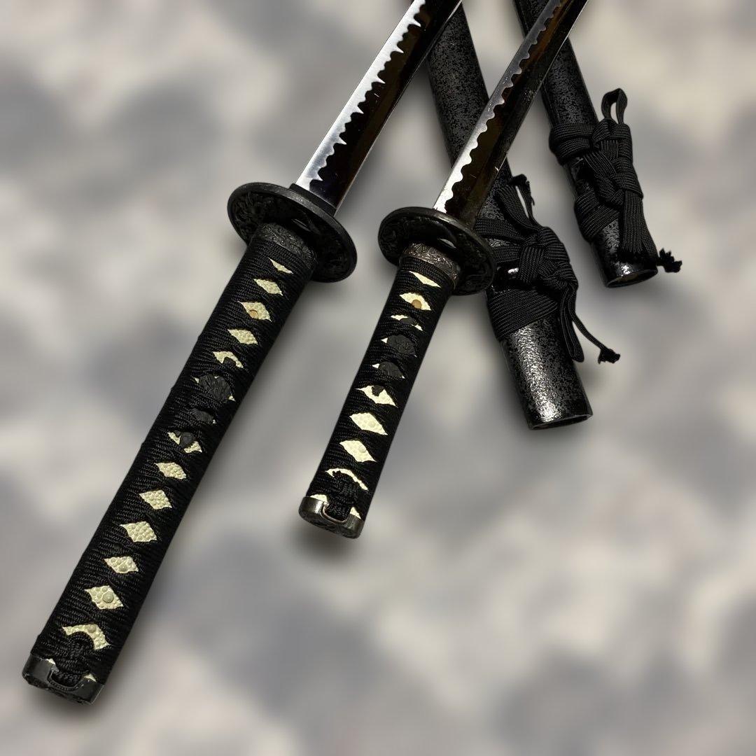 激安模造刀大小２本 黒柄 雲龍楕円鍔 黒梨地鞘