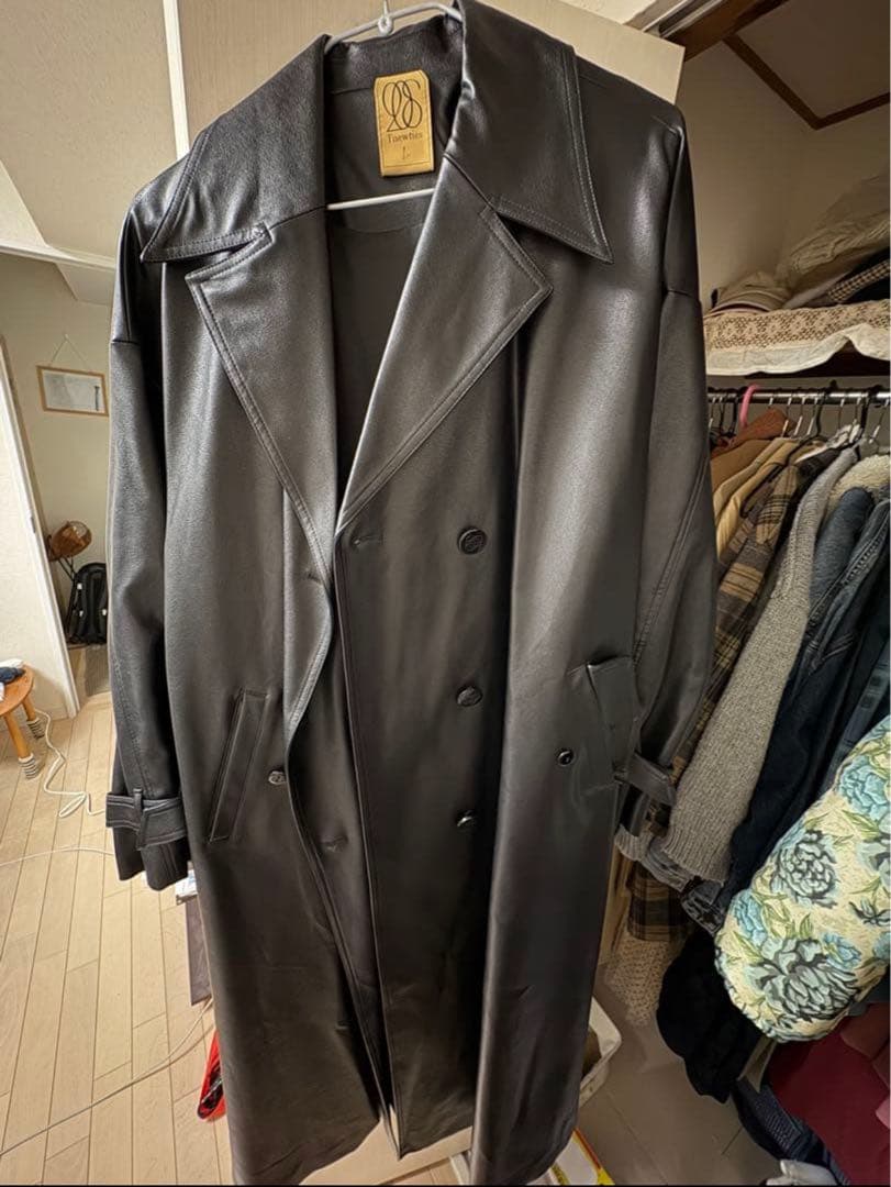 黒幕の登場 ダブルブレストフェイクレザーコート tnewties - メルカリ