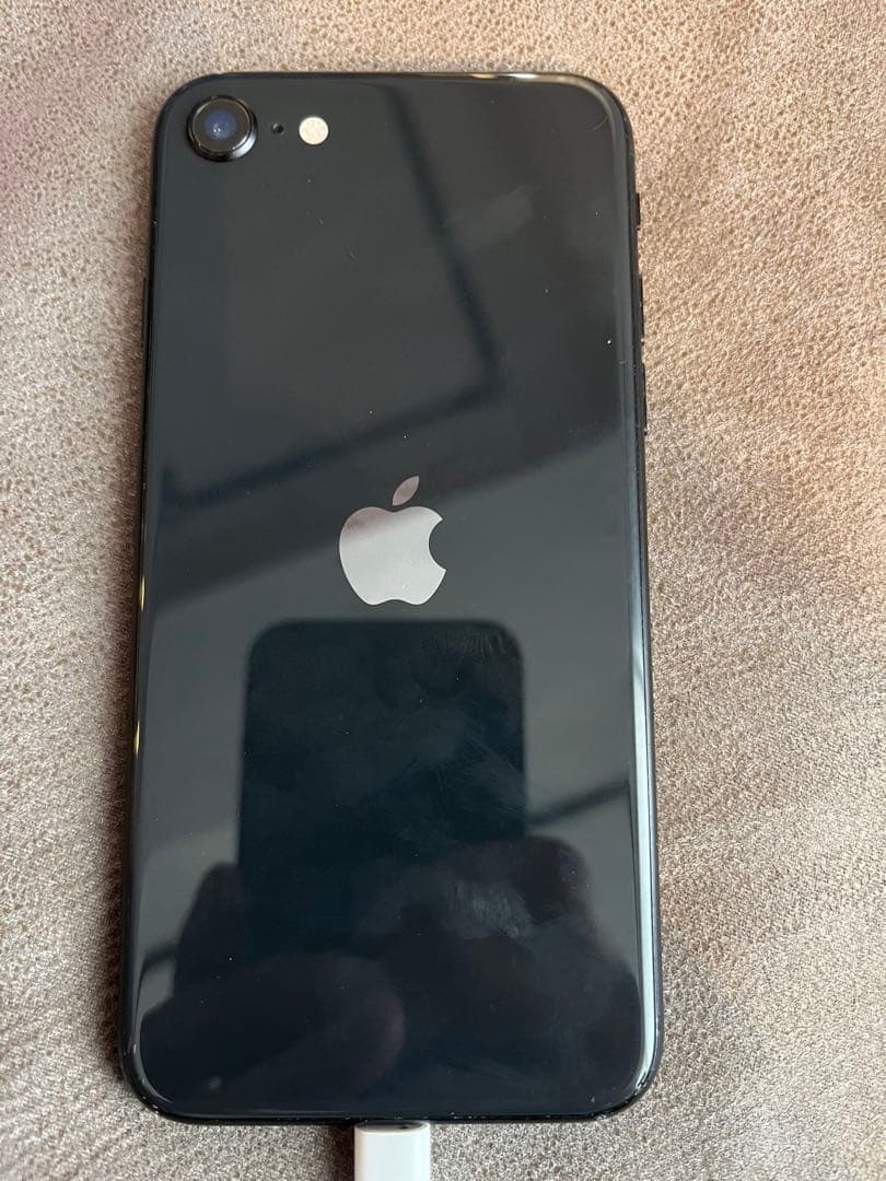 Apple iPhone SE 第二世代　ブラック 本体 Amazon | 【整備済み品】 Apple iPhone SE（第2世代） 128GB ブラック