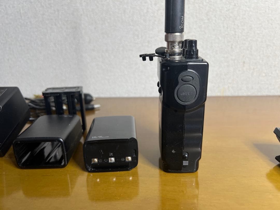 広域受信】ICOM IC-W2デュアルバンドアマチュア無線機アンテナセット付