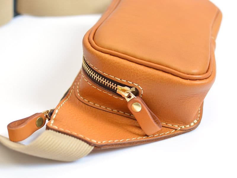 HERZ ヘルツ 羽付きウエストバッグ F-45 未使用品 定価27,500円 - メルカリ