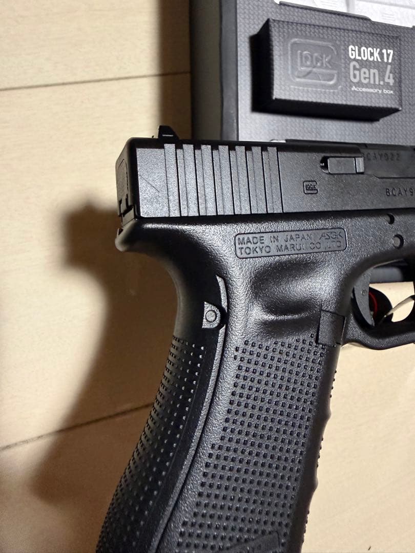 GLOCK 17 Gen.4 ガスガン ダブルマガジンホルスター付き