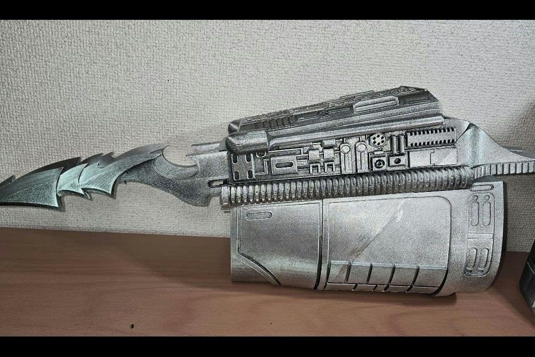 実物大 プレデター リストブレイドガントレット レプリカ エイリアン