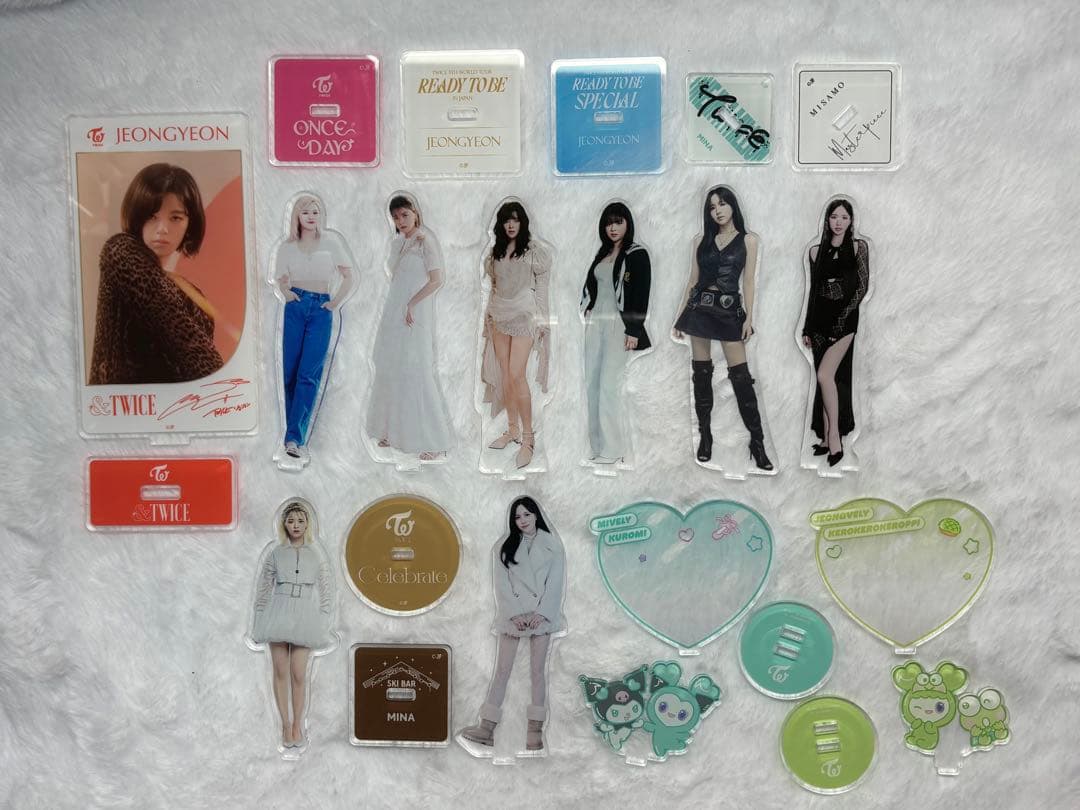 TWICE アクリルスタンド