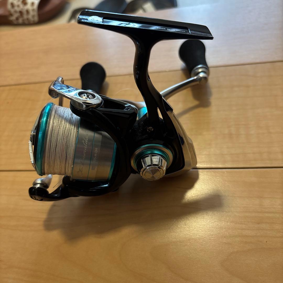 早い者勝ち！ダイワ　エメラルダス　リール 2500S-H-DH ダイワ エメラルダス LT 2500S-H-DH (リール) 価格比較 - 価格.com