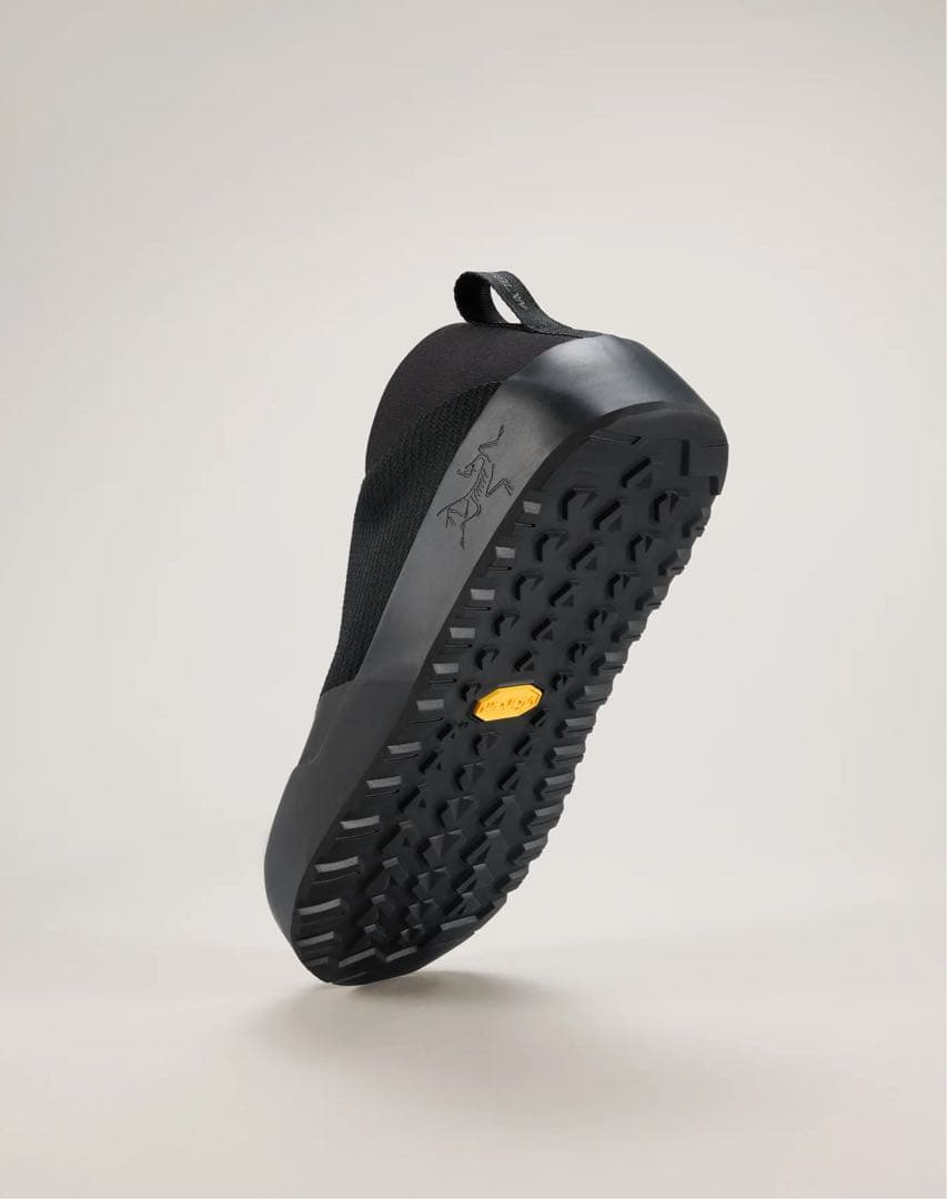 新品　arc'teryx クラッグ　KRAGG 黒 27.5cm