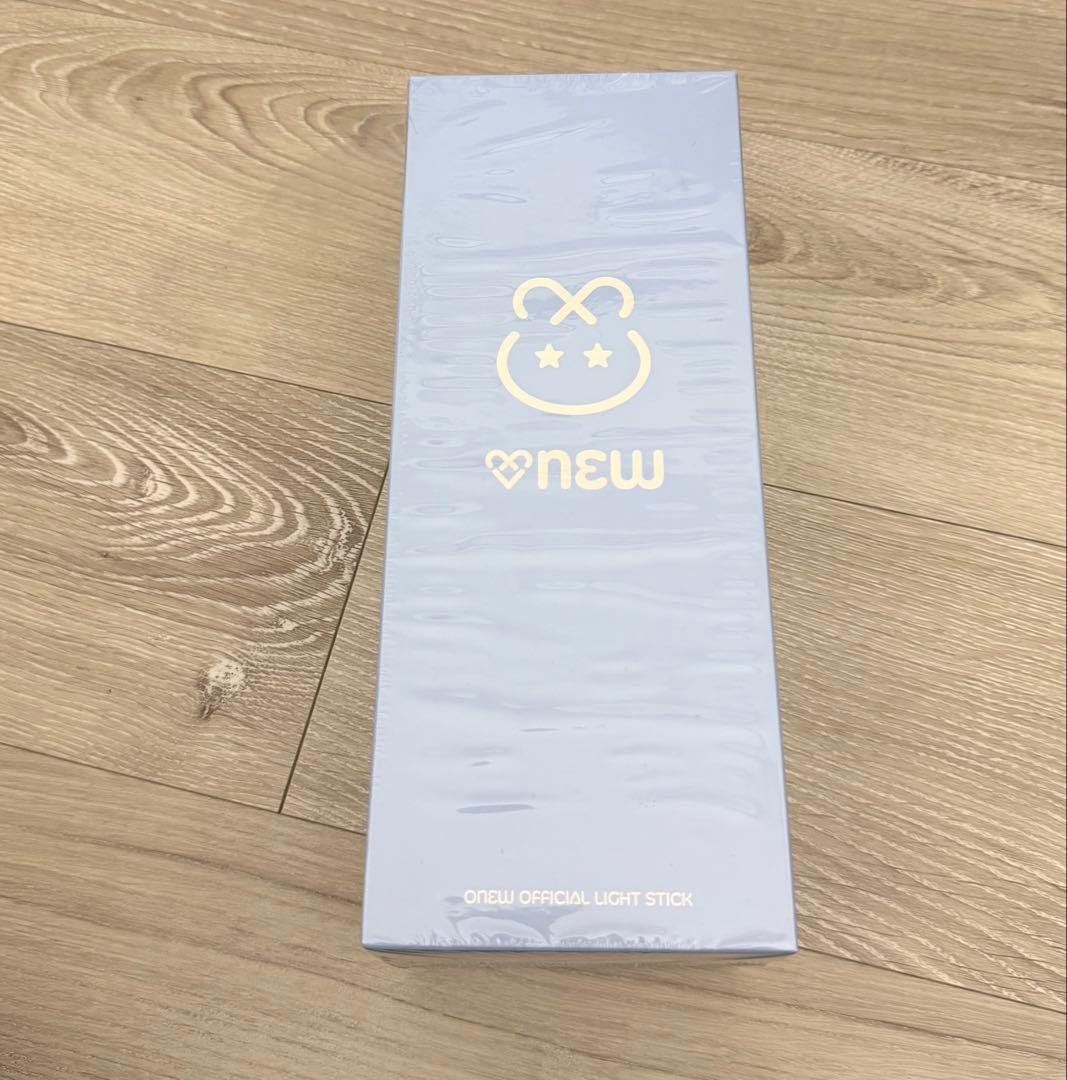SHINee ONEW オニュ ファンライト　ペンライト 今日、オニュのペンライトが届いたよ！ : r/SHINee